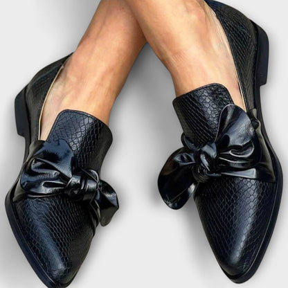 Eleganckie mokasyny z ozdobną kokardą