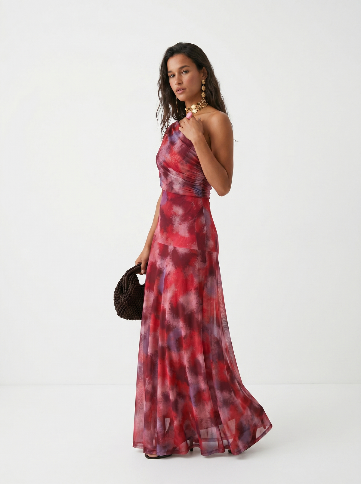 Elegancka, prosta sukienka maxi